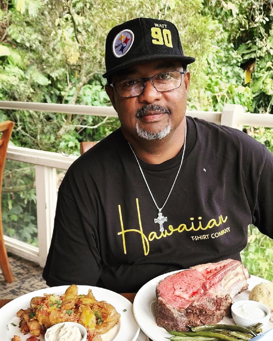 Signature Series T-shirt (Black)