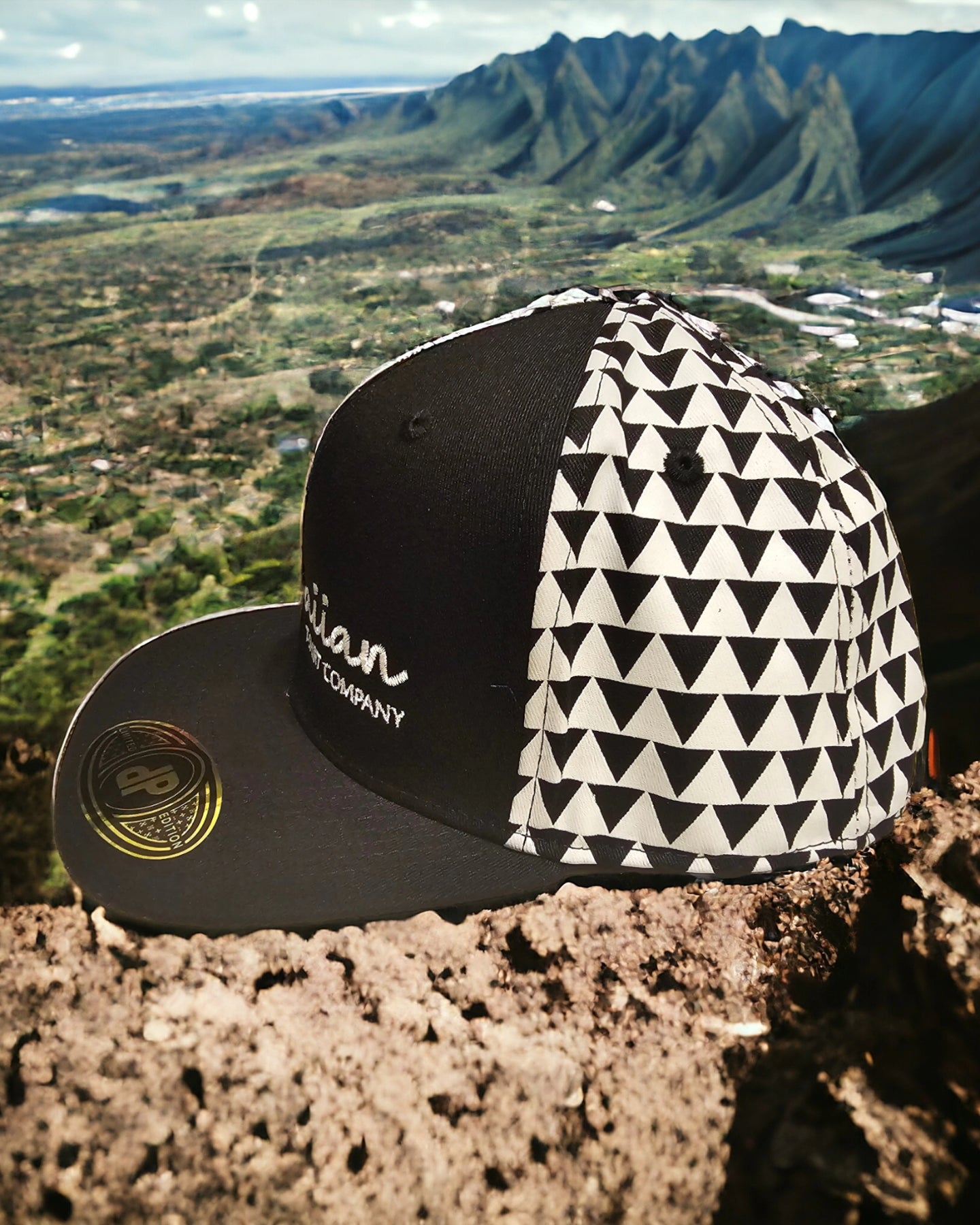 Hats "MAUNA KEA" flatbill snapback