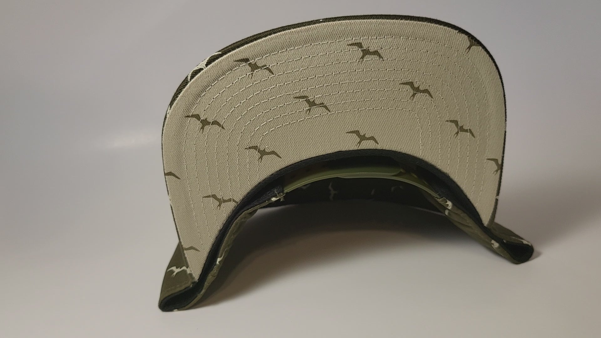 Hats "Olive Iwa" flatbill snapback
