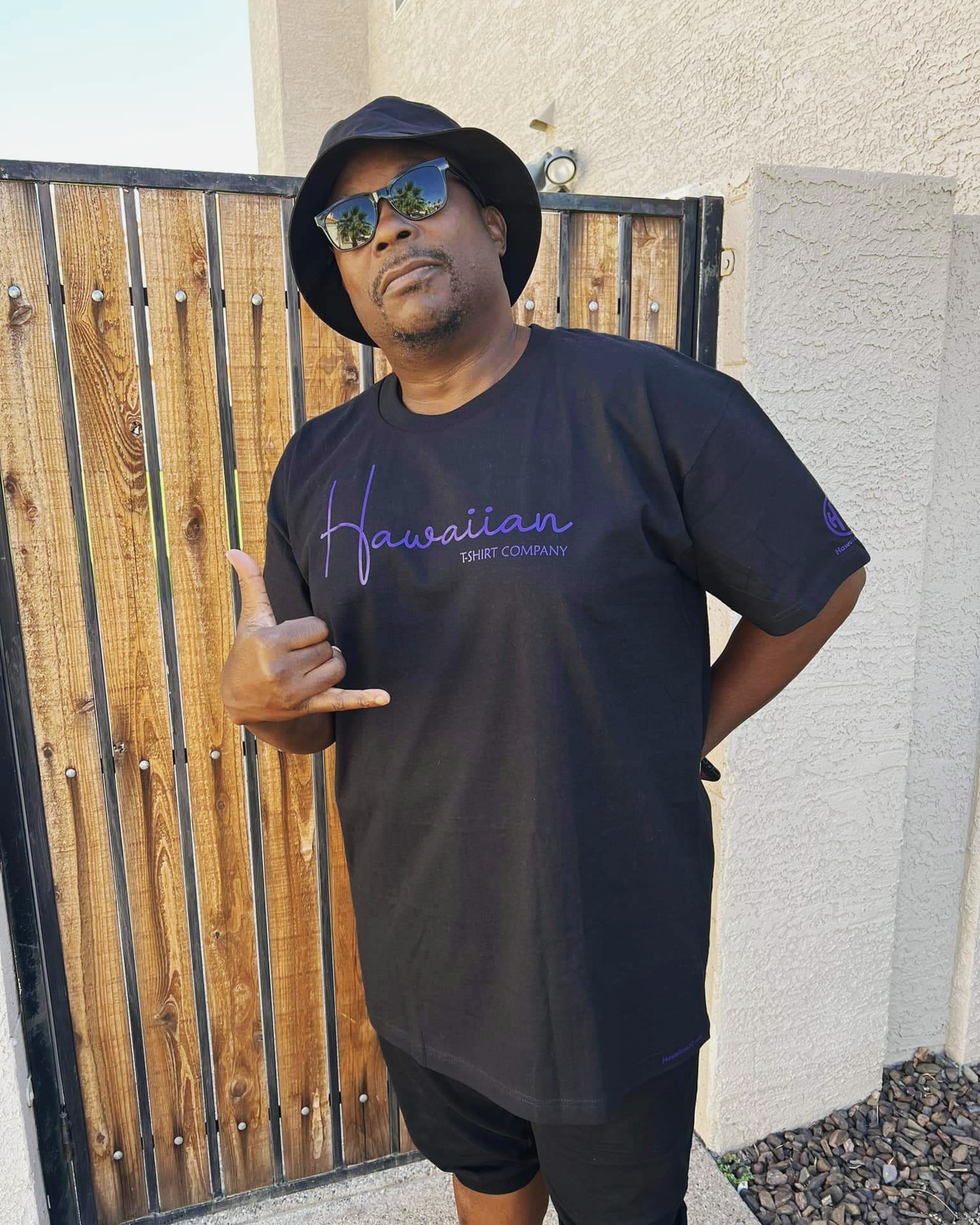 Signature Series T-shirt (Black)